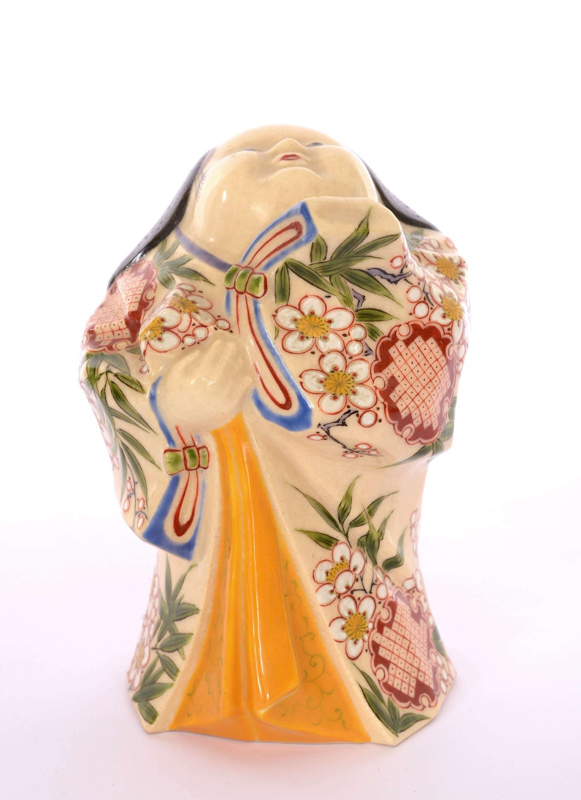 【笑みをたたえたお多福の頬】京薩摩 伊藤陶山 色絵 お多福 置物 - 画像 (2)