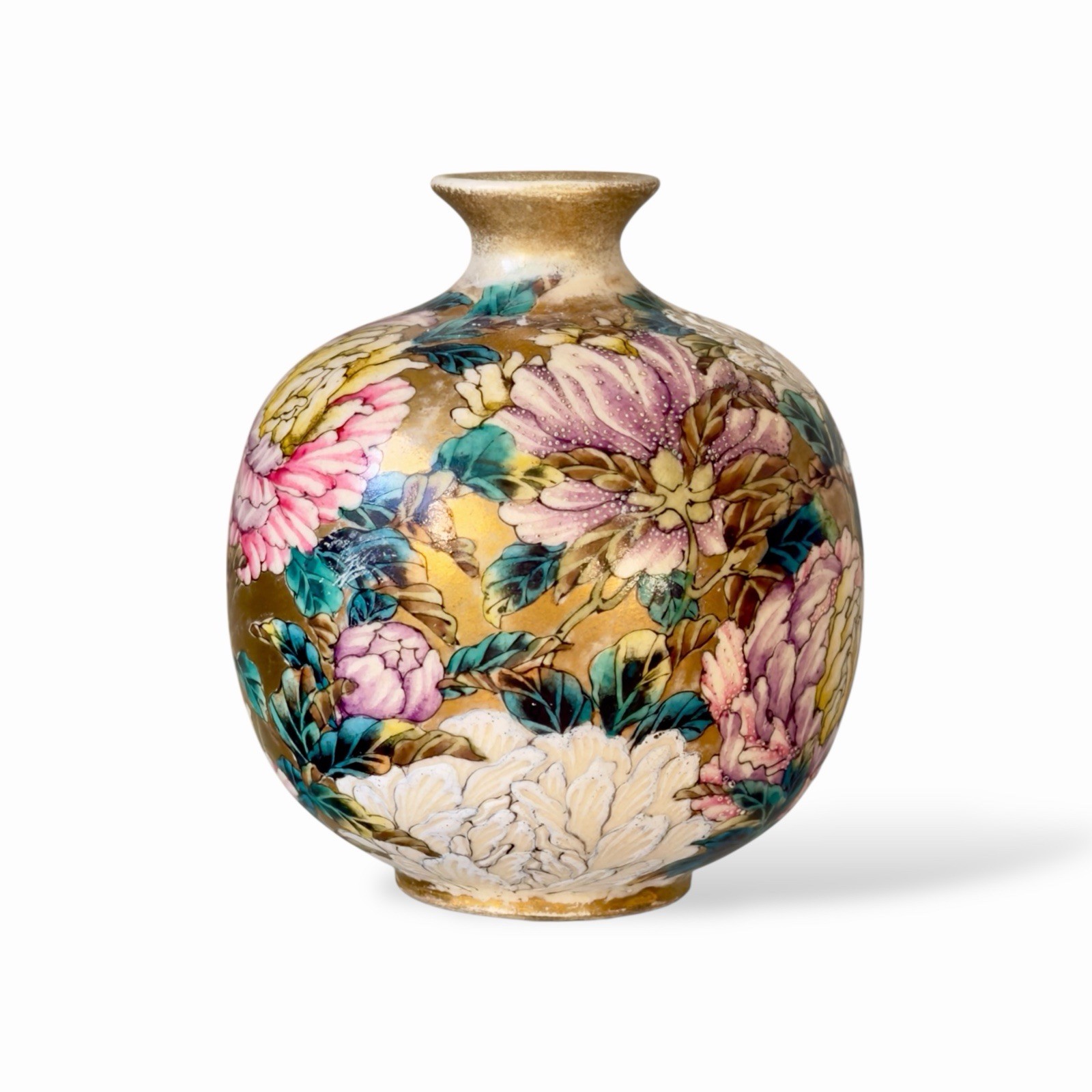【牡丹が球いっぱいにほどける】薩摩焼 盛上 牡丹文 花瓶 金彩 - 画像 (2)