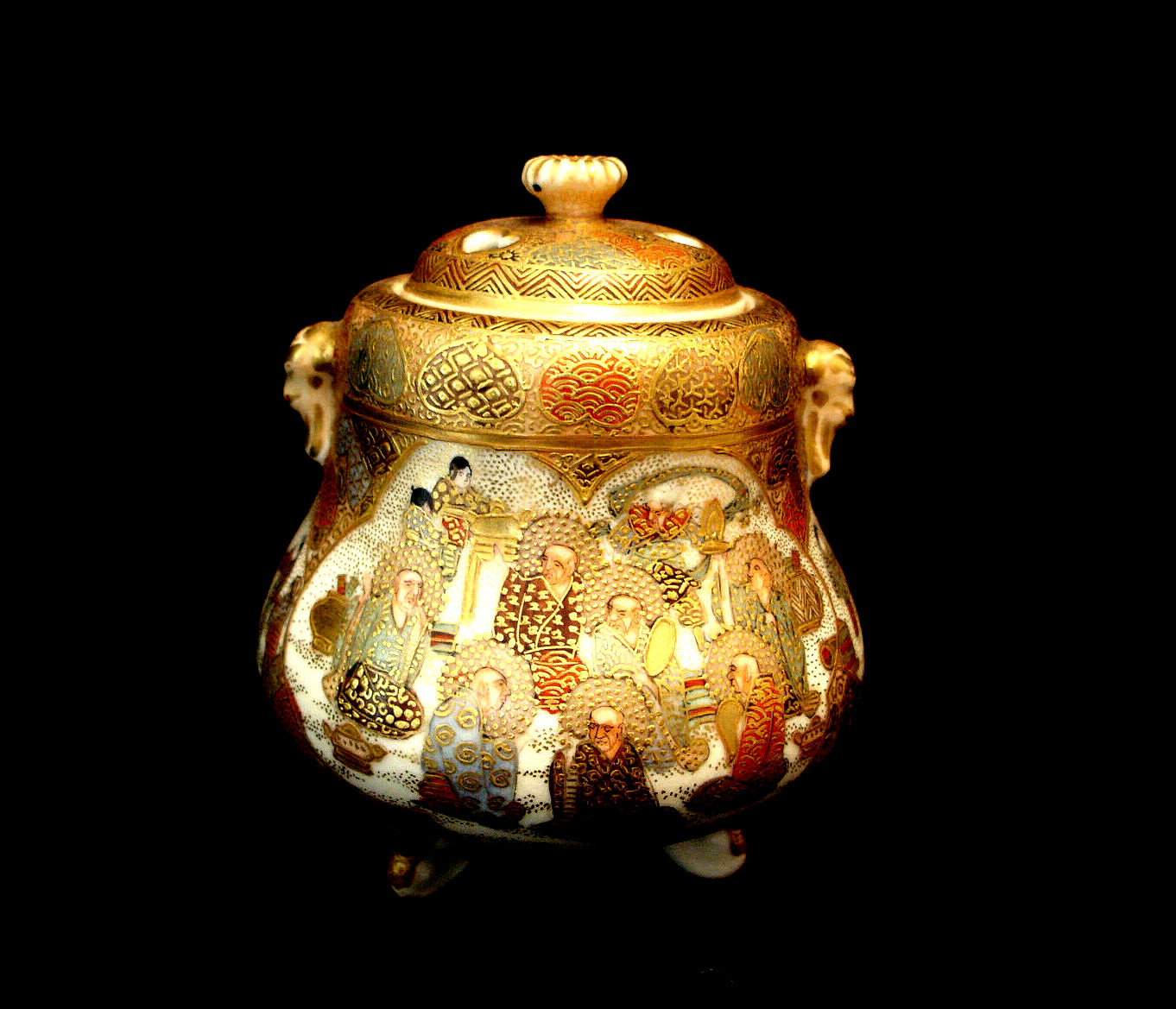 【金地に集う羅漢のさざめき】薩摩焼 五光山 細密金彩 羅漢文 香炉 三足 - 画像 (2)