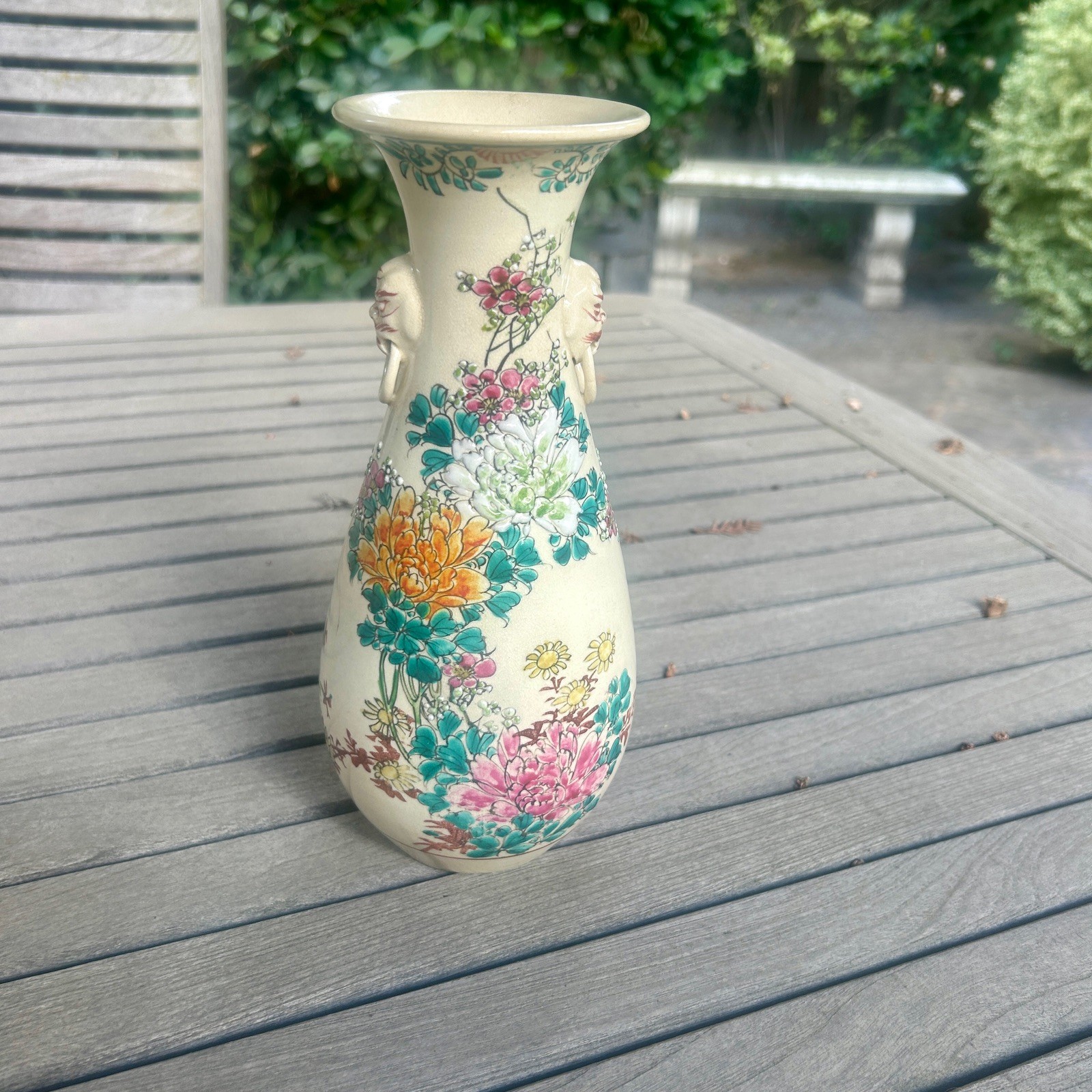 【野の花が器をひと巻きする】薩摩焼 錦光山 色絵 花鳥文 花瓶 面取耳 - 画像 (2)