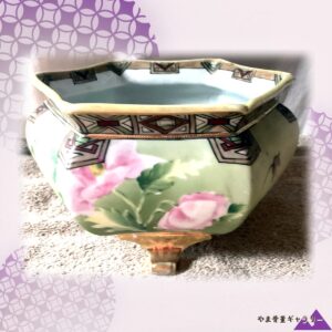 【六角の縁に野ばらが寄る】オールドノリタケ 薔薇文 六角 脚付飾鉢 金彩