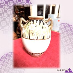 【黒い葉陰に水仙が立つ】オールドノリタケ 水仙文 両耳花瓶 金彩
